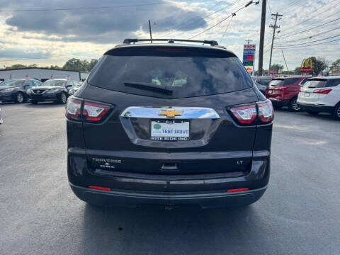 2017 Chevrolet Traverse LT