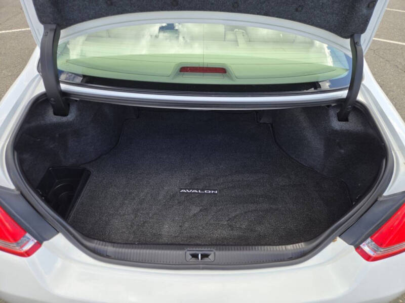 2010 Toyota Avalon