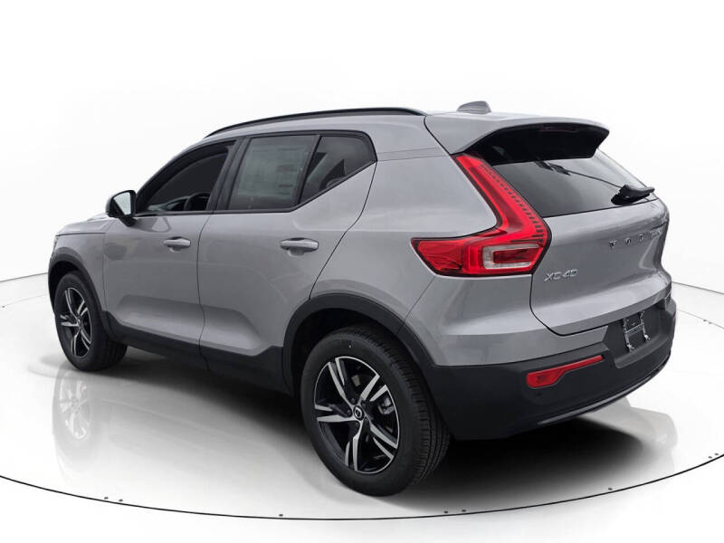 2026 Volvo XC40 B5 Core