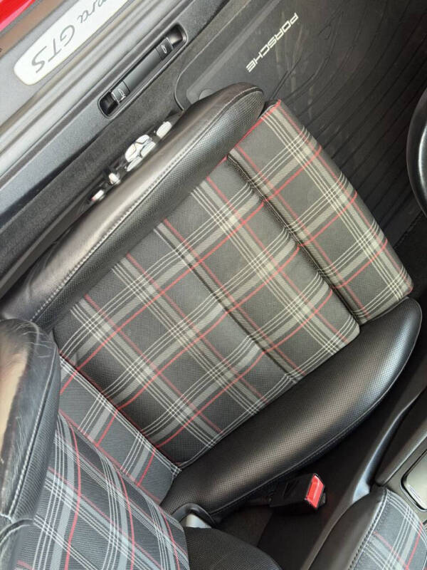 2018 Porsche 911 Carrera GTS