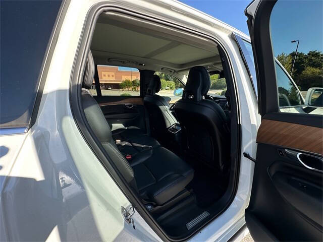 2021 Volvo XC90 T6 Momentum 7-Passenger
