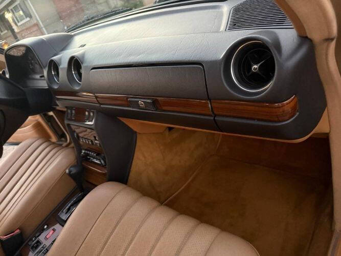 1983 Mercedes-Benz 300-Class