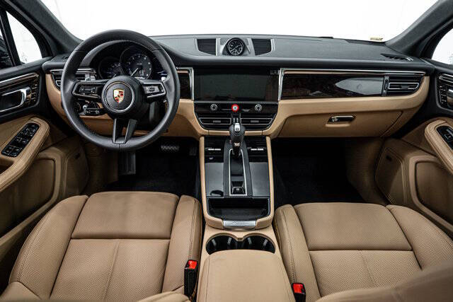 2025 Porsche Macan