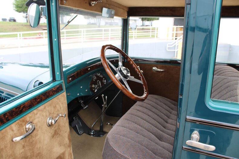 1927 Oldsmobile Sedan
