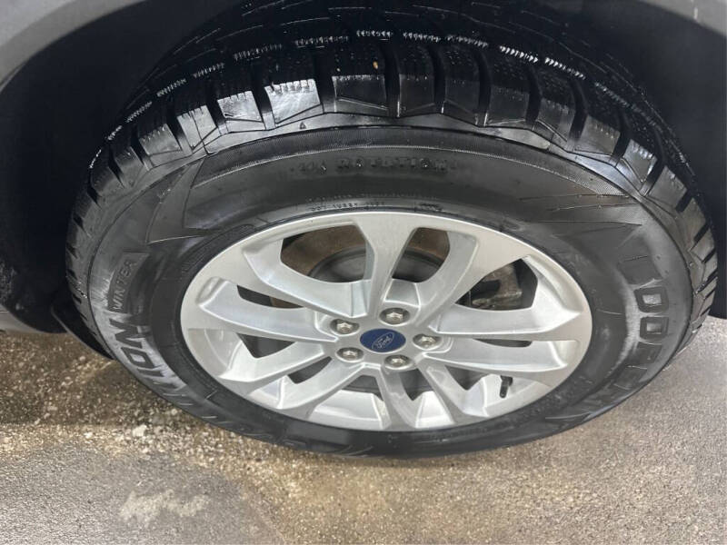 2020 Ford Escape SE