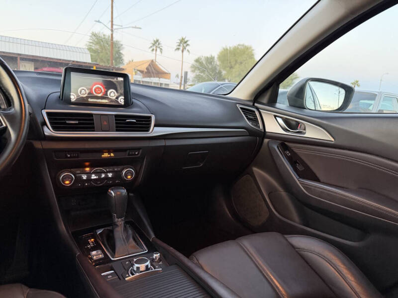 2018 Mazda MAZDA3 Touring