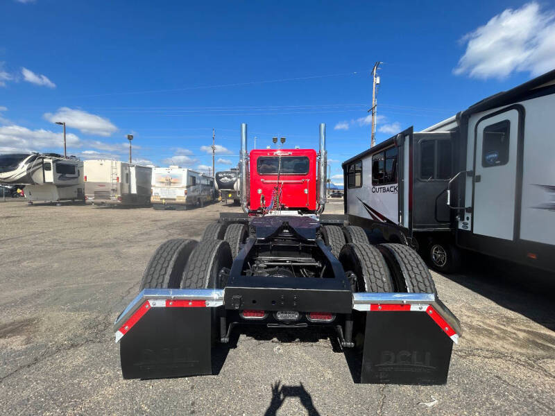 2017 Peterbilt 389