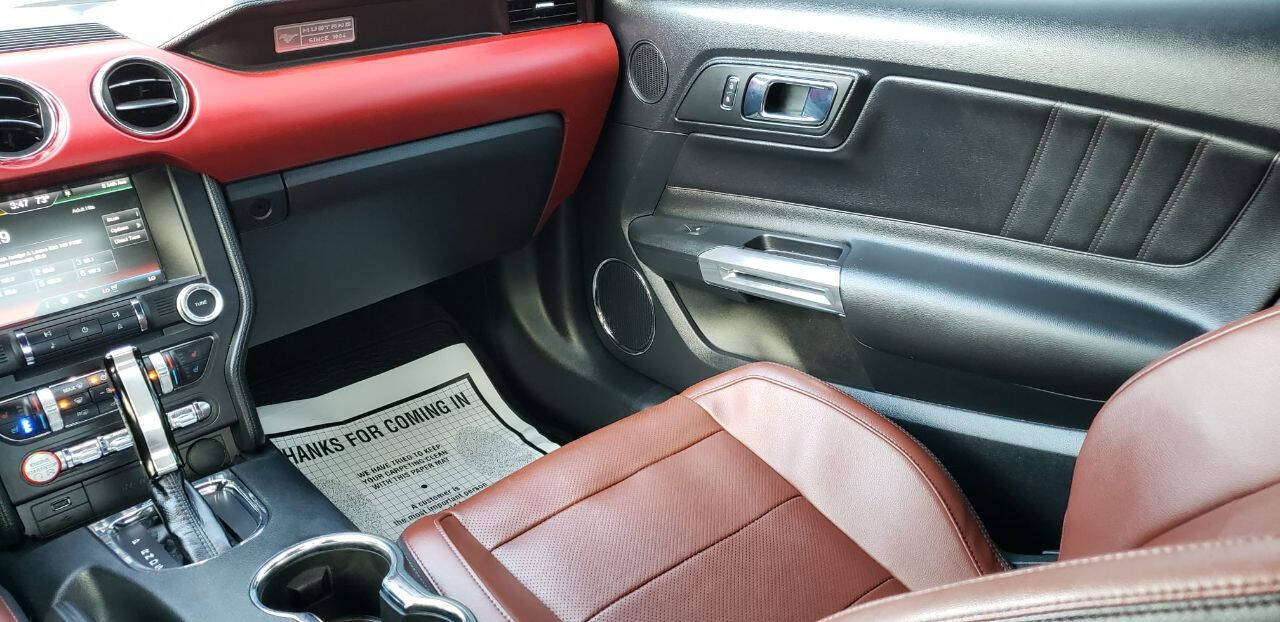 2015 Ford Mustang  - $17,305