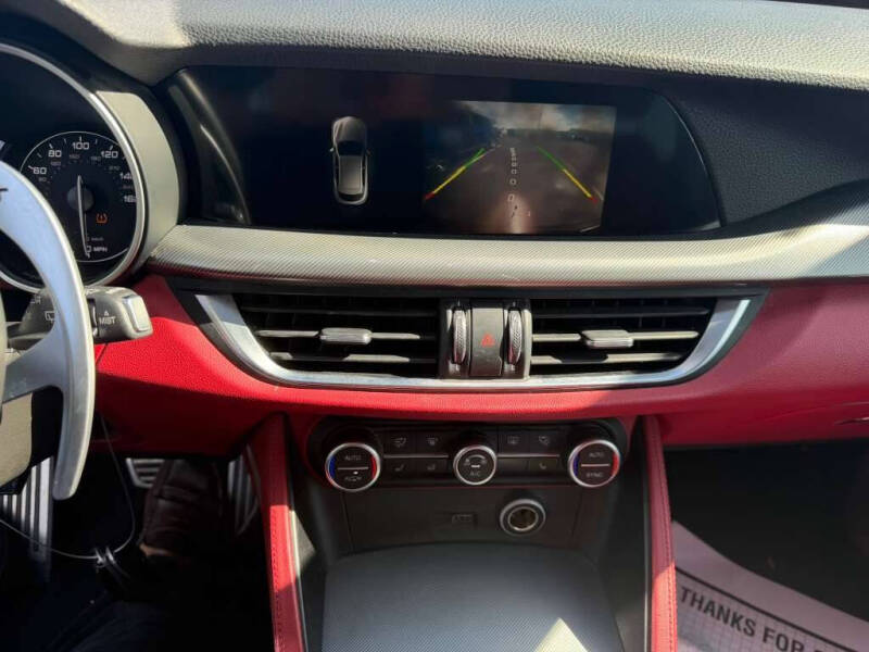 2019 Alfa Romeo Stelvio Sport