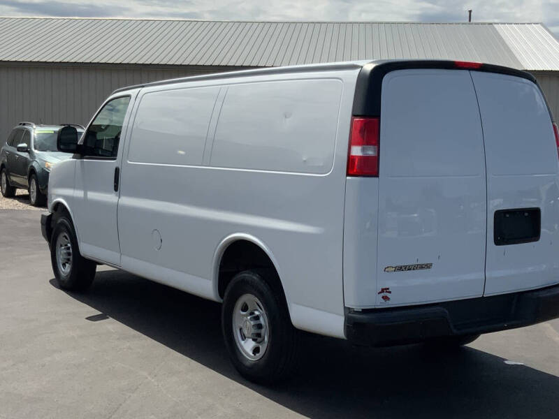 2021 Chevrolet Express 2500