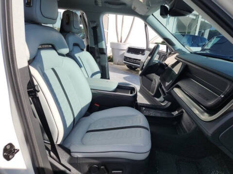 2023 Rivian R1S Adventure