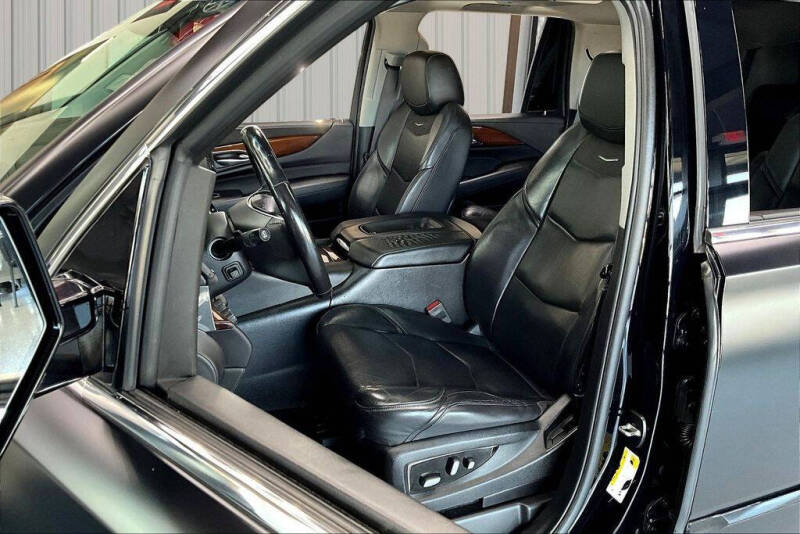 2017 Cadillac Escalade Luxury