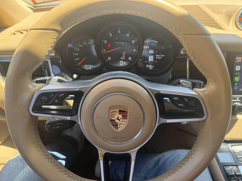 2017 Porsche Macan