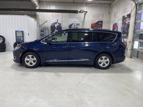 2017 Chrysler Pacifica Touring-L Plus