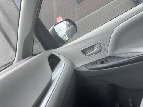 2015 Toyota Sienna L 7-Passenger