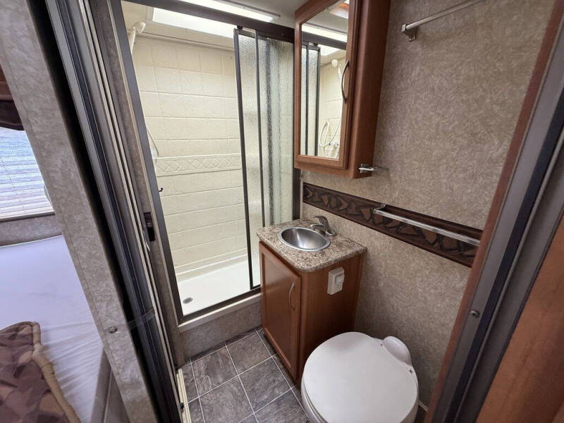 2010 Thor Motor Coach Four Winds 23A