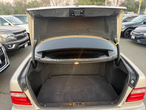 2001 Mercedes-Benz E-Class E 320