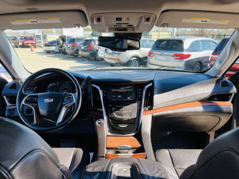 2016 Cadillac Escalade Luxury Collection