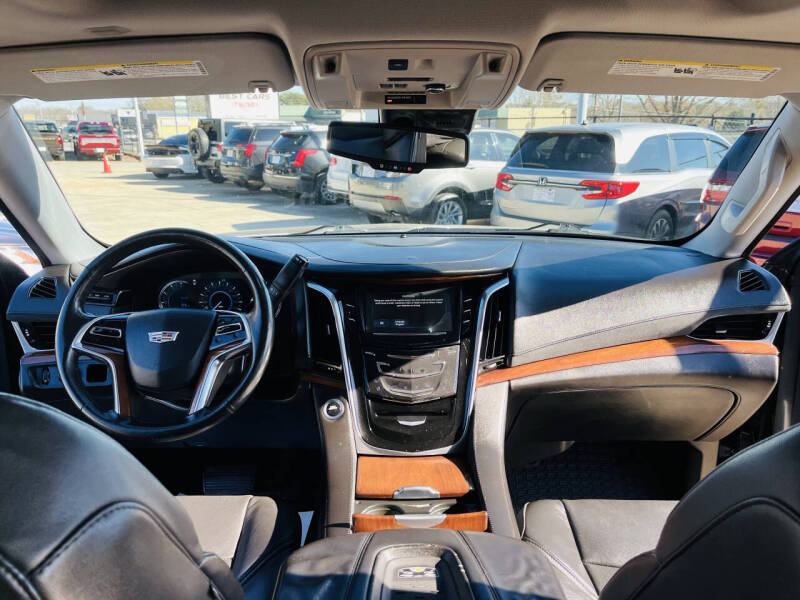 2016 Cadillac Escalade Luxury Collection