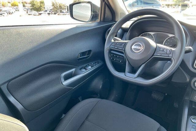 2025 Nissan Kicks Play S