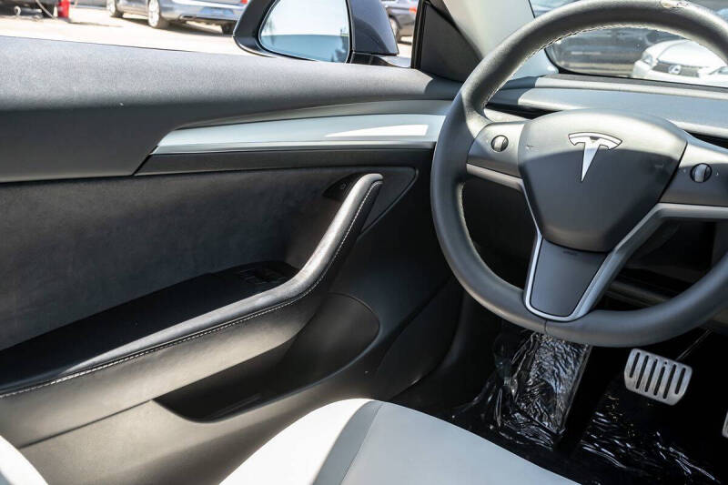 2023 Tesla Model 3 Performance