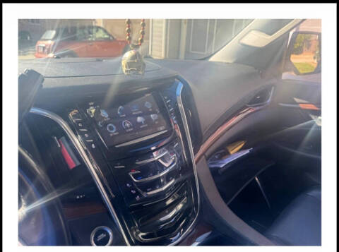 2018 Cadillac Escalade Luxury