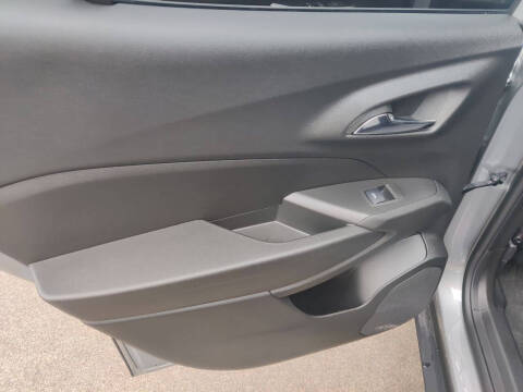 2025 Chevrolet Trax LS