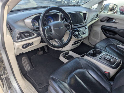 2021 Chrysler Pacifica Touring L