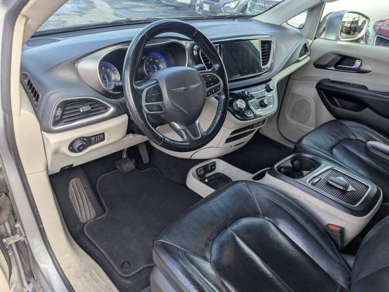 2021 Chrysler Pacifica Touring L