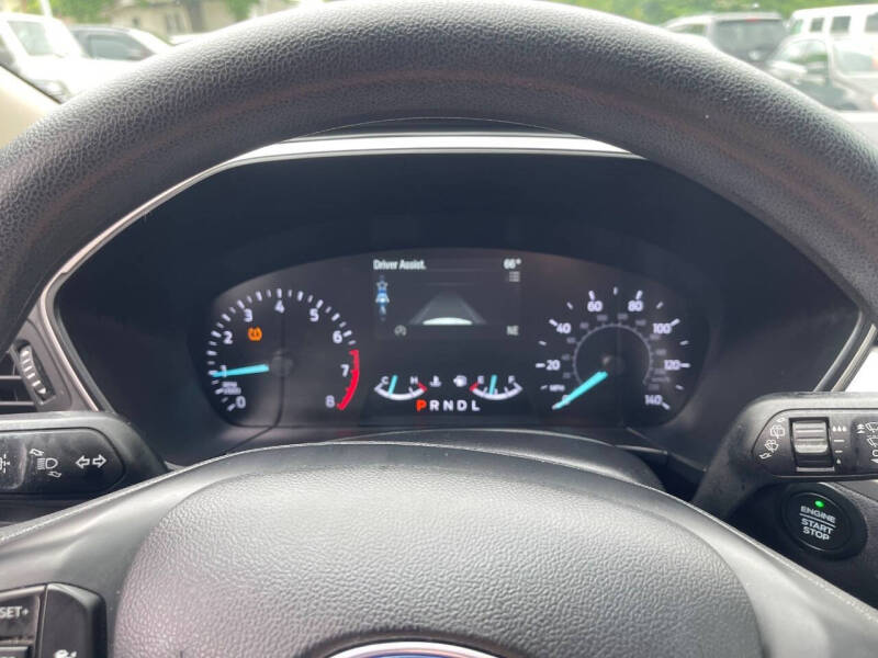 2020 Ford Escape SE