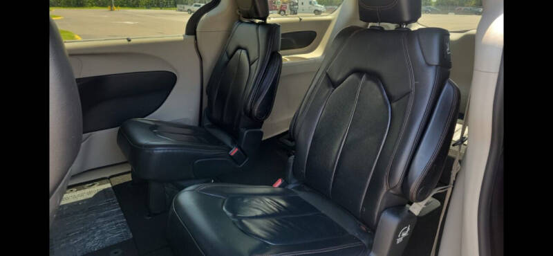 2017 Chrysler Pacifica Touring Plus