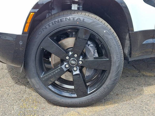 2025 Land Rover Defender 110 P500 X-Dynamic SE