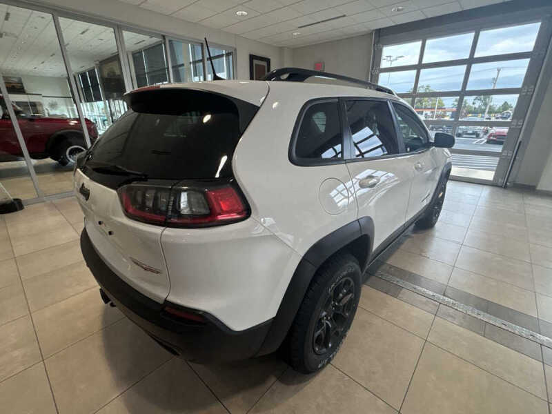 2022 Jeep Cherokee Trailhawk