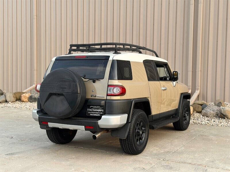 2012 Toyota FJ Cruiser Base photo 11