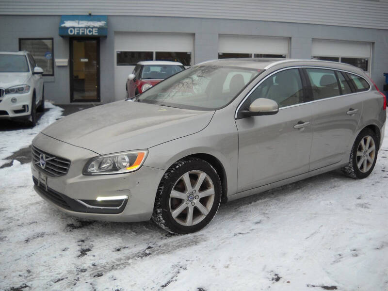 2016 Volvo V60 Premier's photo