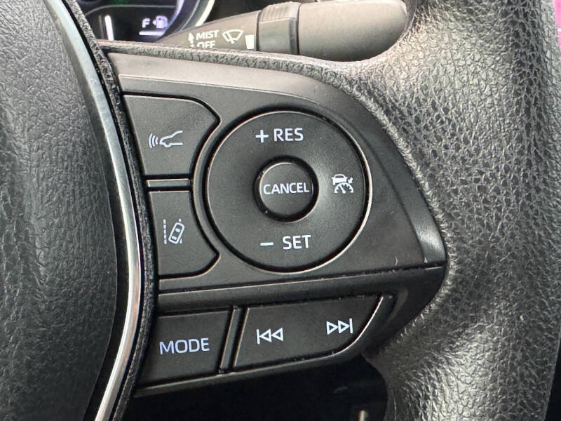 2020 Toyota Camry Hybrid LE