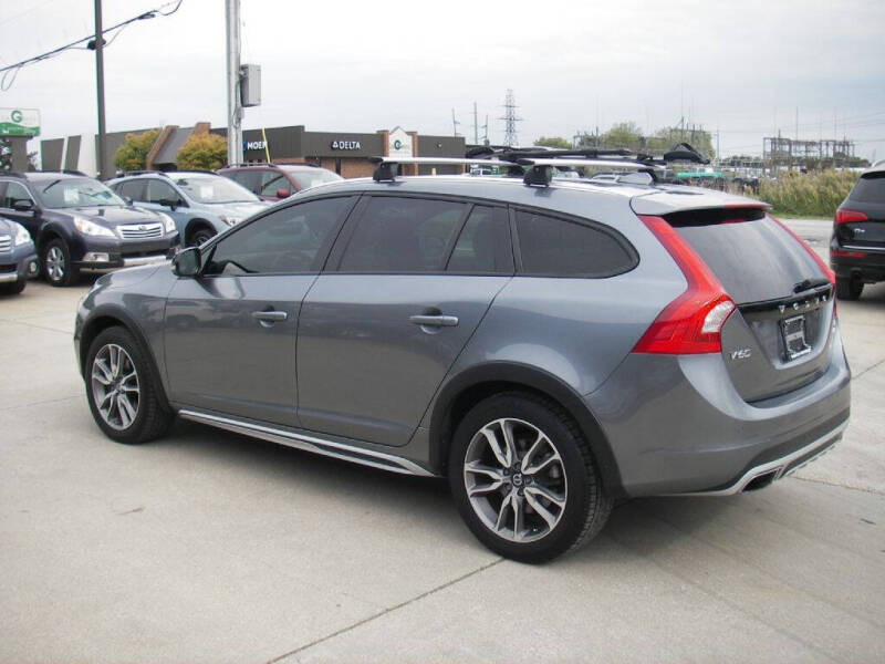 2018 Volvo V60 Cross Country T5 Premier