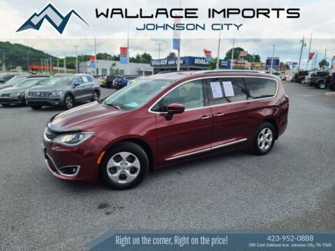 2017 Chrysler Pacifica for sale at WALLACE IMPORTS OF JOHNSON CITY in Johnson City TN