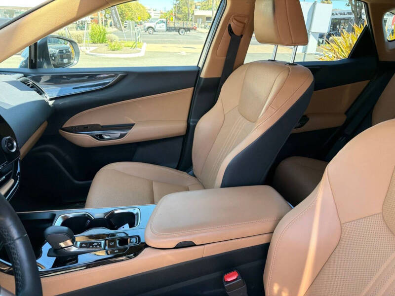 2025 Lexus NX 250 Premium