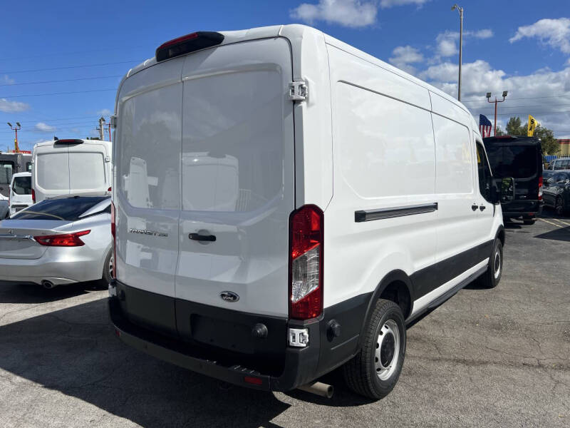 2024 Ford Transit 250