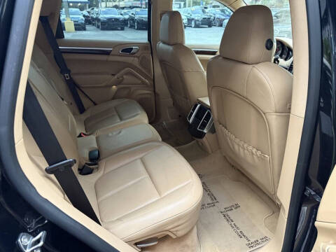 2014 Porsche Cayenne Platinum