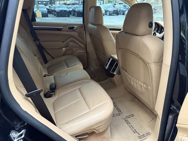 2014 Porsche Cayenne Platinum