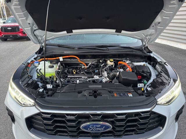 2025 Ford Escape Hybrid ST-Line