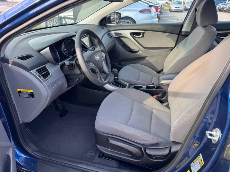 2015 Hyundai Elantra SE