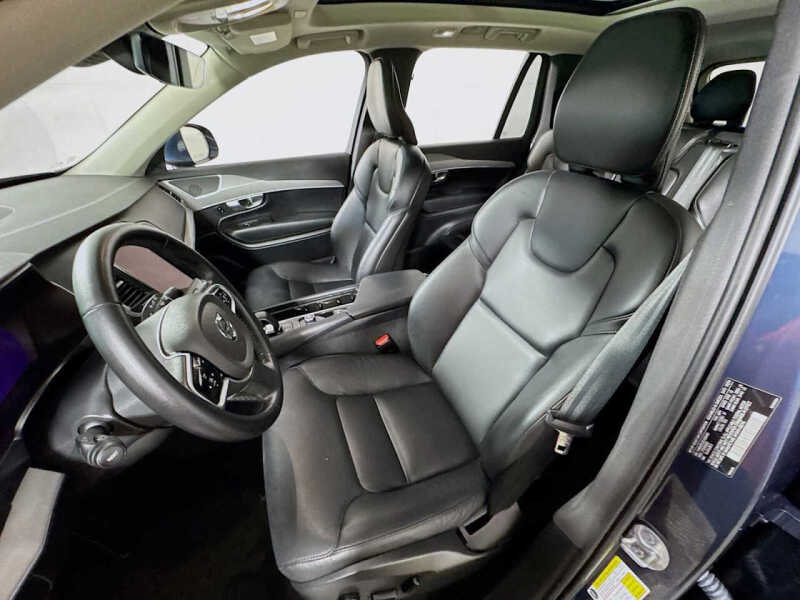 2025 Volvo XC90 B5 Core Bright Theme