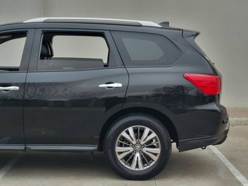 2019 Nissan Pathfinder SL