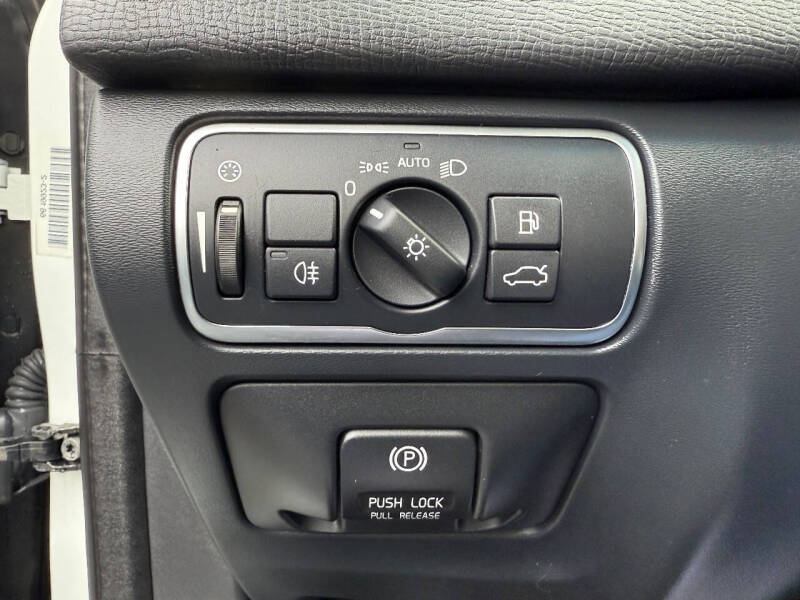 2015 Volvo XC60 T5 Drive-E Premier