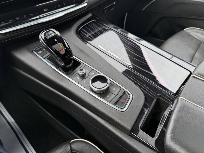 2023 Cadillac Escalade Sport