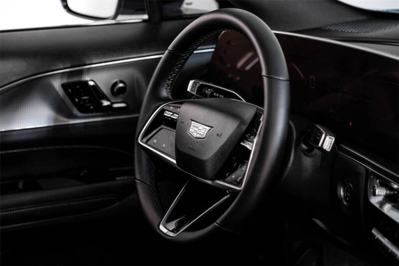 2024 Cadillac LYRIQ Tech