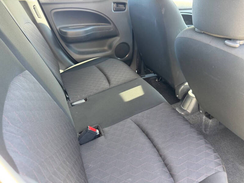 2024 Mitsubishi Mirage ES